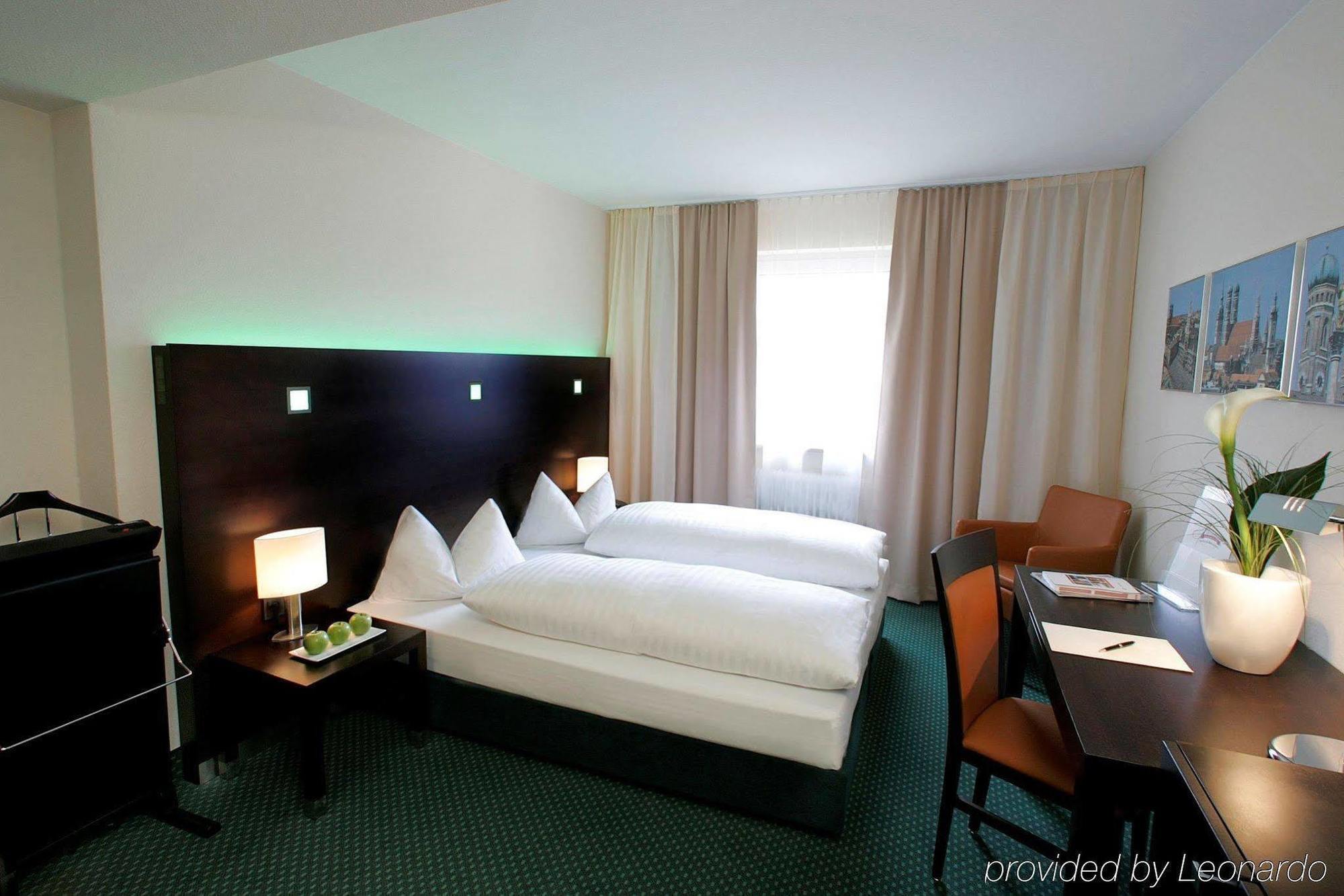 Flemings Hotel Frankfurt Hamburger Allee Fráncfort del Meno Habitación foto